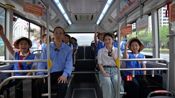 江蘇省太倉市總工會舉行“坐上勞模‘專線’跟著榜樣看太倉”直播活動。江蘇省總工會供圖