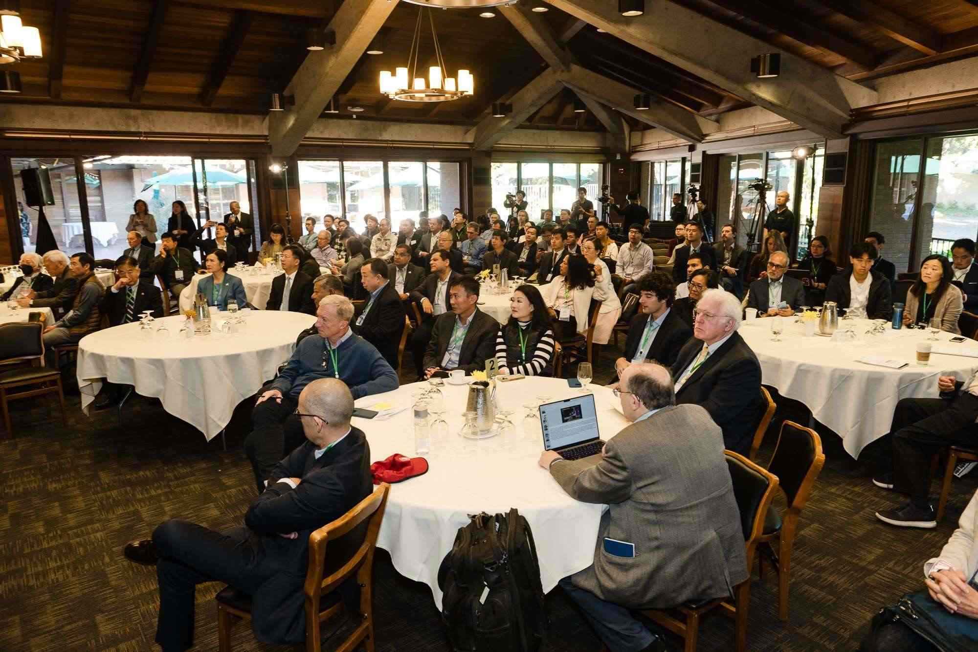 峰會(huì)現(xiàn)場(chǎng)。馮超攝