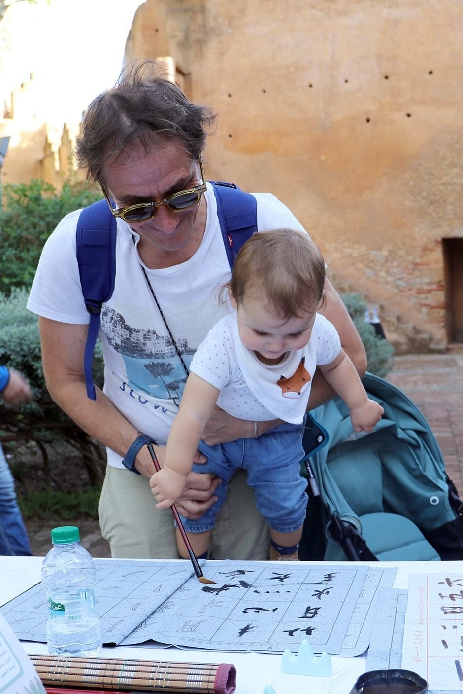 小小書法家。拉巴特中國文化中心供圖