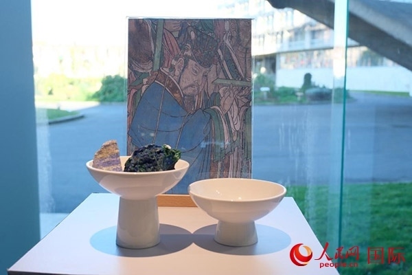 壁畫礦物質(zhì)顏料展示。人民網(wǎng)記者 尚凱元攝