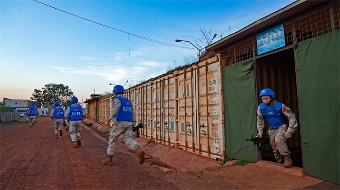 支援加強(qiáng)警戒點(diǎn)位。孫亞斌攝