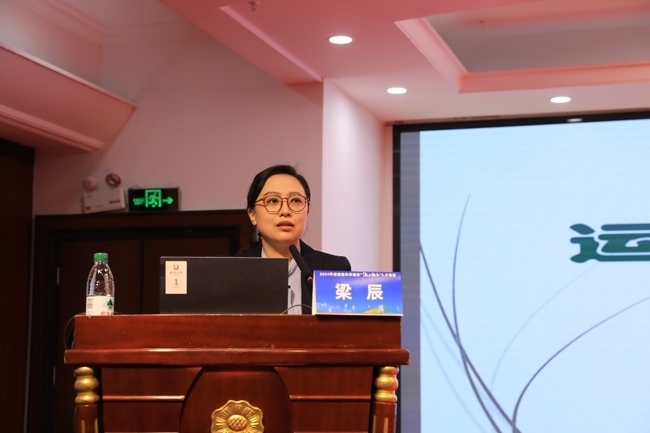 國家體育總局運(yùn)動醫(yī)學(xué)研究所醫(yī)務(wù)監(jiān)督中心副主任、中國體育科學(xué)學(xué)會運(yùn)動醫(yī)學(xué)分會副秘書長梁辰授課。主辦方供圖