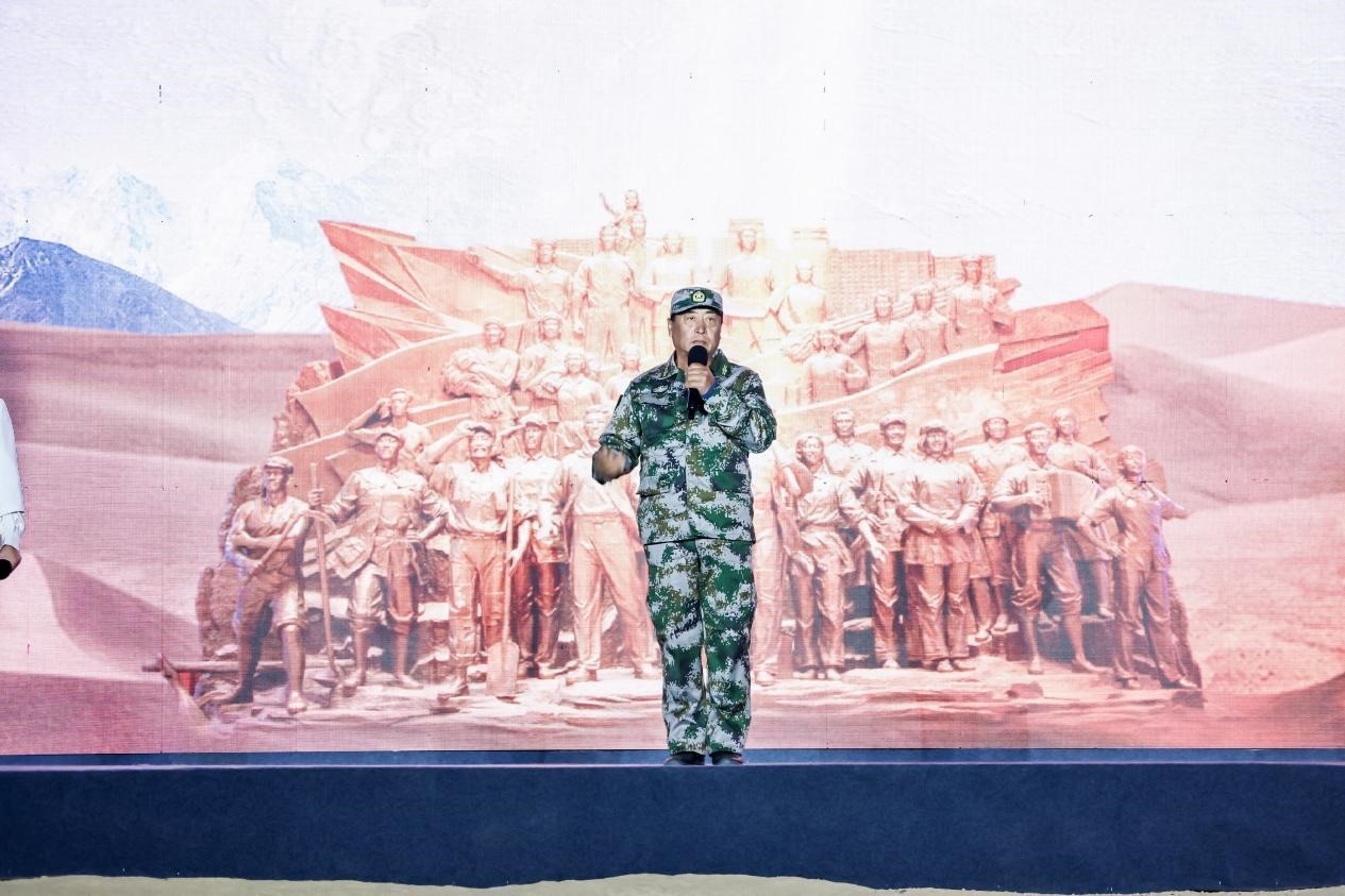 馬軍武在“何以中國·五星出東方”網(wǎng)絡(luò)主題宣傳活動現(xiàn)場演講。人民視頻供圖