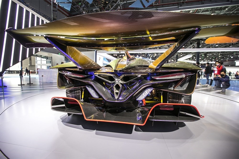 2020年11月5日，上海，來自德國的全球首款全碳纖維跑車亮相進博會。該車總重量只有1250KG。
