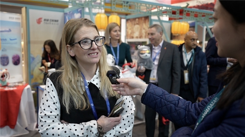 英格蘭約克旅游局局長(zhǎng)薩曼莎·亨特接受采訪。 吳若鳴攝