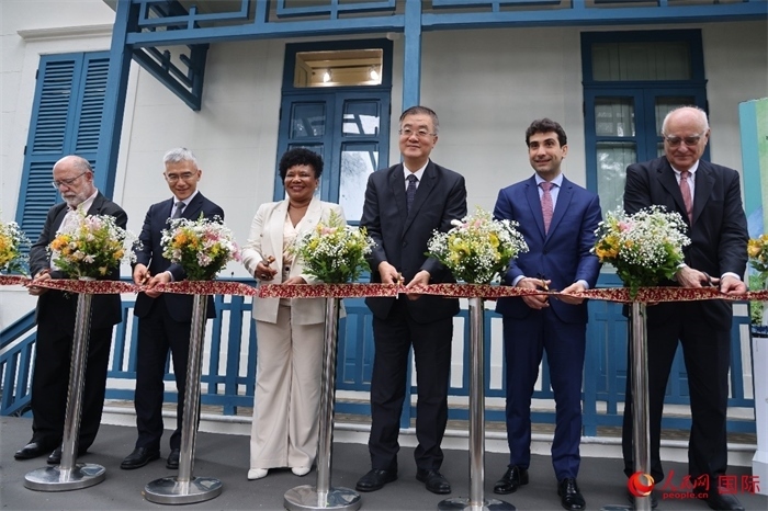 活動上，中巴嘉賓共同為“茶緣·中巴友誼園”剪彩，標(biāo)志著中巴友誼園中“茶之道”展覽正式開幕。人民網(wǎng)記者 張志文攝