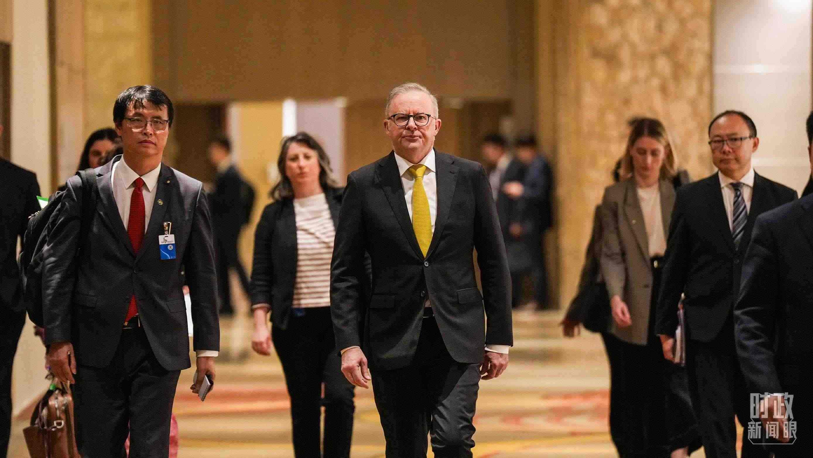 △澳大利亞總理阿爾巴尼斯抵達(dá)會(huì)見現(xiàn)場(chǎng)。（總臺(tái)記者李晉拍攝）