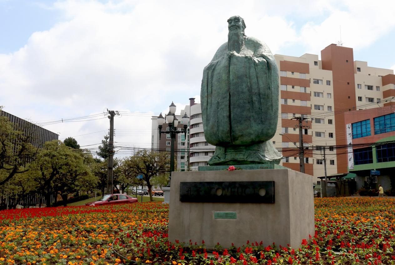 2017年，吳為山雕塑《孔子》立于巴西庫里蒂巴市，該廣場被永久命名為“中國廣場”。中國美術(shù)館供圖