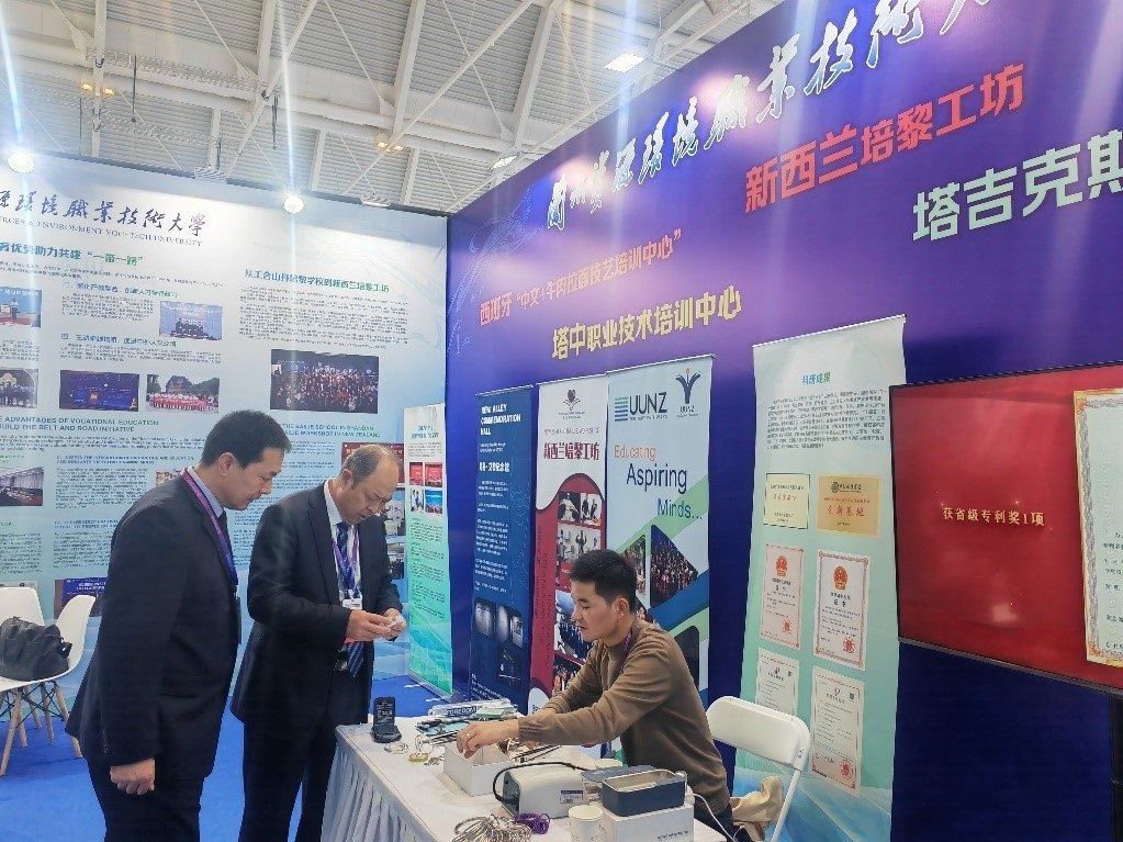 展臺(tái)現(xiàn)場(chǎng)。蘭州資源環(huán)境職業(yè)技術(shù)大學(xué)供圖