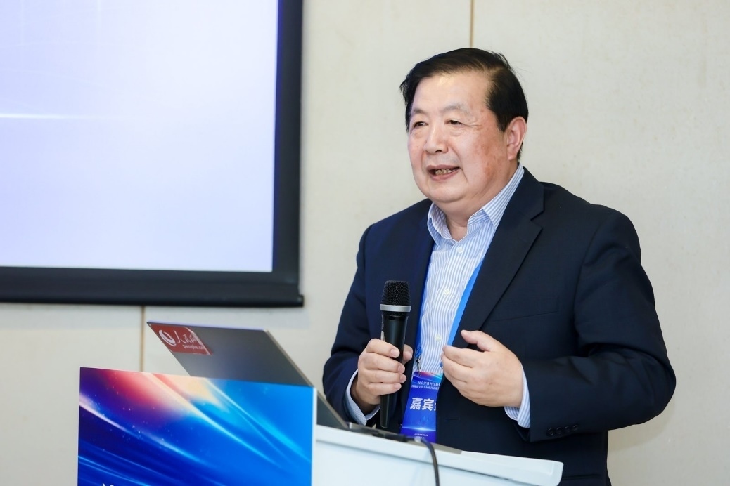 國(guó)務(wù)院參事，中國(guó)醫(yī)學(xué)科學(xué)院、北京協(xié)和醫(yī)學(xué)院長(zhǎng)聘教授，北京協(xié)和醫(yī)學(xué)院衛(wèi)生健康管理政策學(xué)院博士生導(dǎo)師劉遠(yuǎn)立發(fā)言