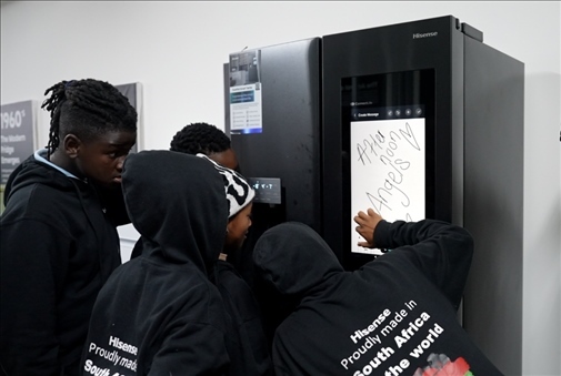 海信智能冰箱吸引南非人。海信南非公司供圖