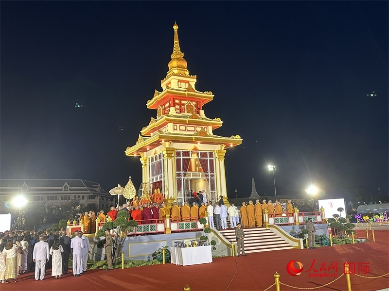 北京靈光寺佛牙舍利抵達王家田廣場安奉。人民網(wǎng)記者孫廣勇攝