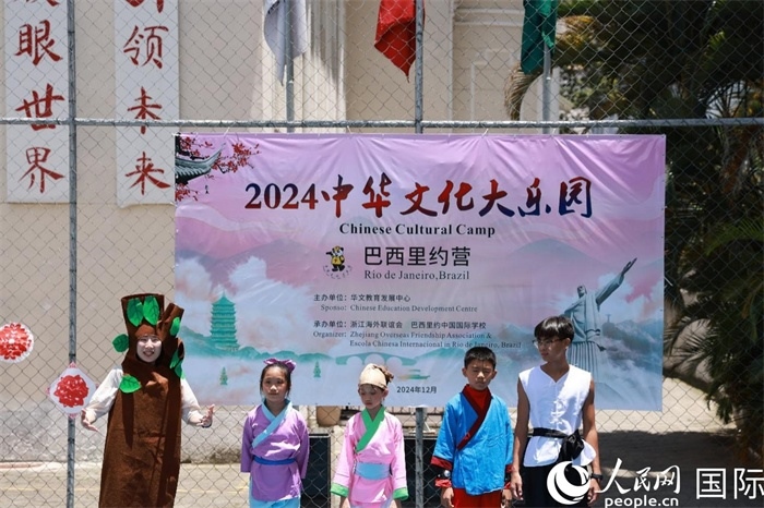 話劇《司馬光砸缸》演繹了中國(guó)家喻戶曉的兒童故事。人民網(wǎng)記者 陳海琪攝