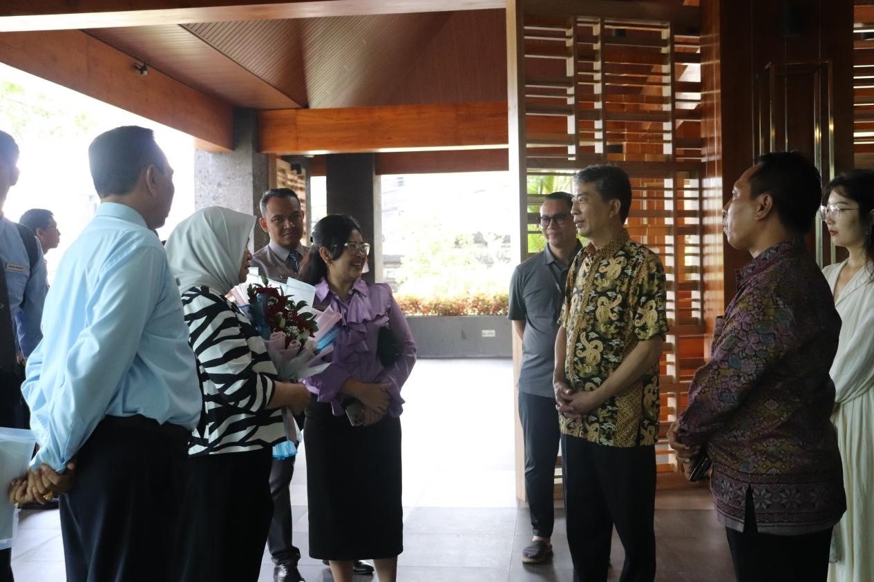 馬蒂尼與師生交流。烏達雅納大學旅游孔子學院供圖