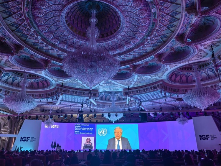 圖為第19屆聯(lián)合國互聯(lián)網(wǎng)治理論壇（IGF）“推動(dòng)科技企業(yè)履行兒童網(wǎng)絡(luò)保護(hù)責(zé)任”開放論壇活動(dòng)現(xiàn)場(chǎng)。中國傳媒大學(xué)供圖。