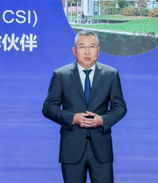 12月6日，法國達(dá)索系統(tǒng)公司全球執(zhí)行副總裁許善淞在深圳全球招商大會上。新華社發(fā)
