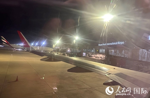 金邊機(jī)場(chǎng)。人民網(wǎng)記者 簡(jiǎn)承淵攝