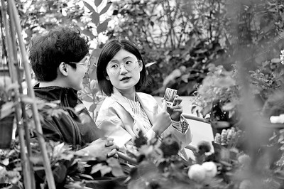 “90后”湖州姑娘沈吉從英國(guó)畢業(yè)后回國(guó)創(chuàng)業(yè)，為家鄉(xiāng)做貢獻(xiàn)。新華社發(fā)