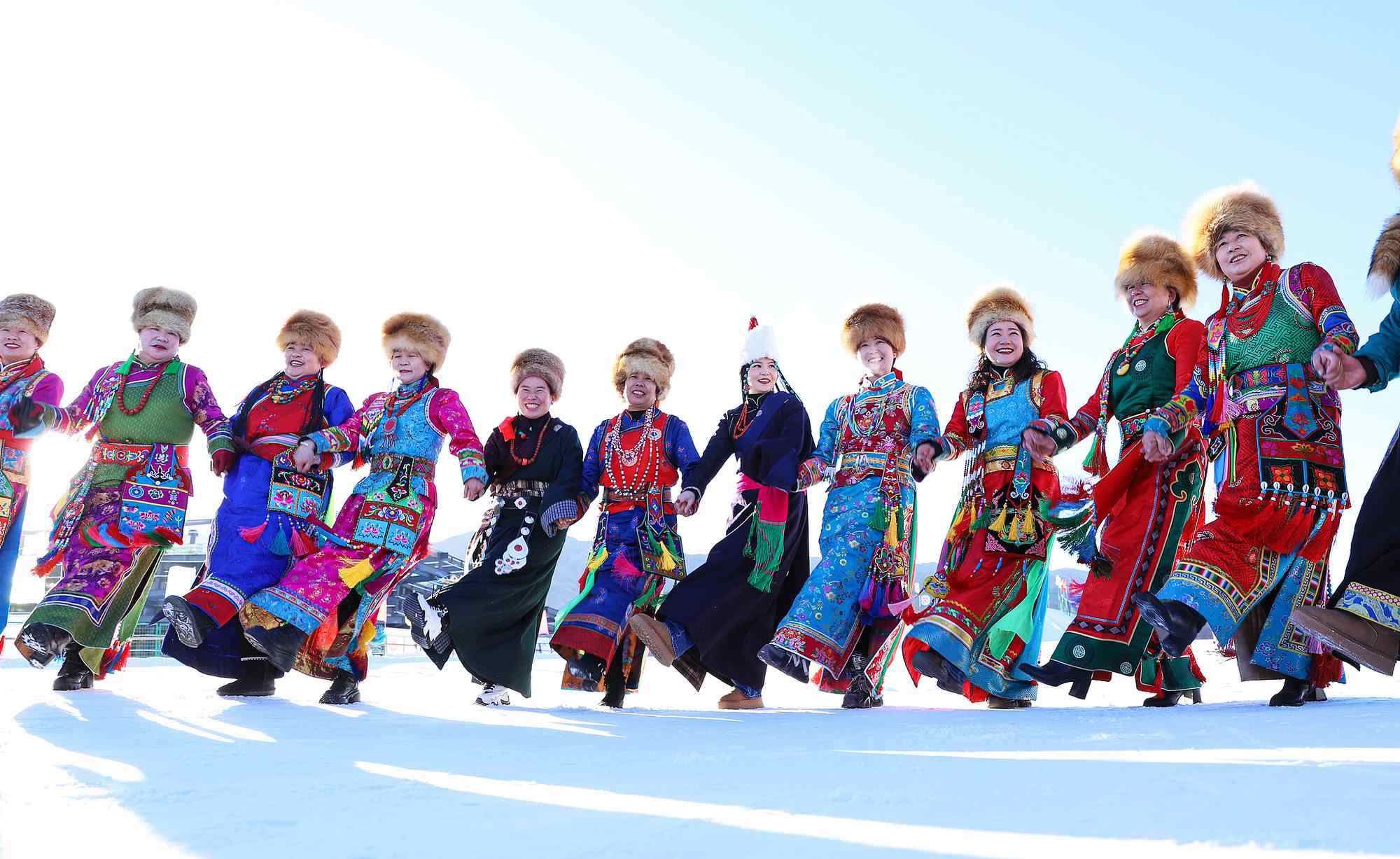 甘肅張掖，雪地千人鍋莊舞表演