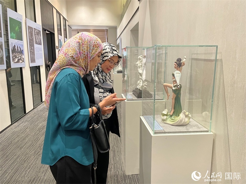 觀眾在參觀展覽。 人民網記者 劉慧攝