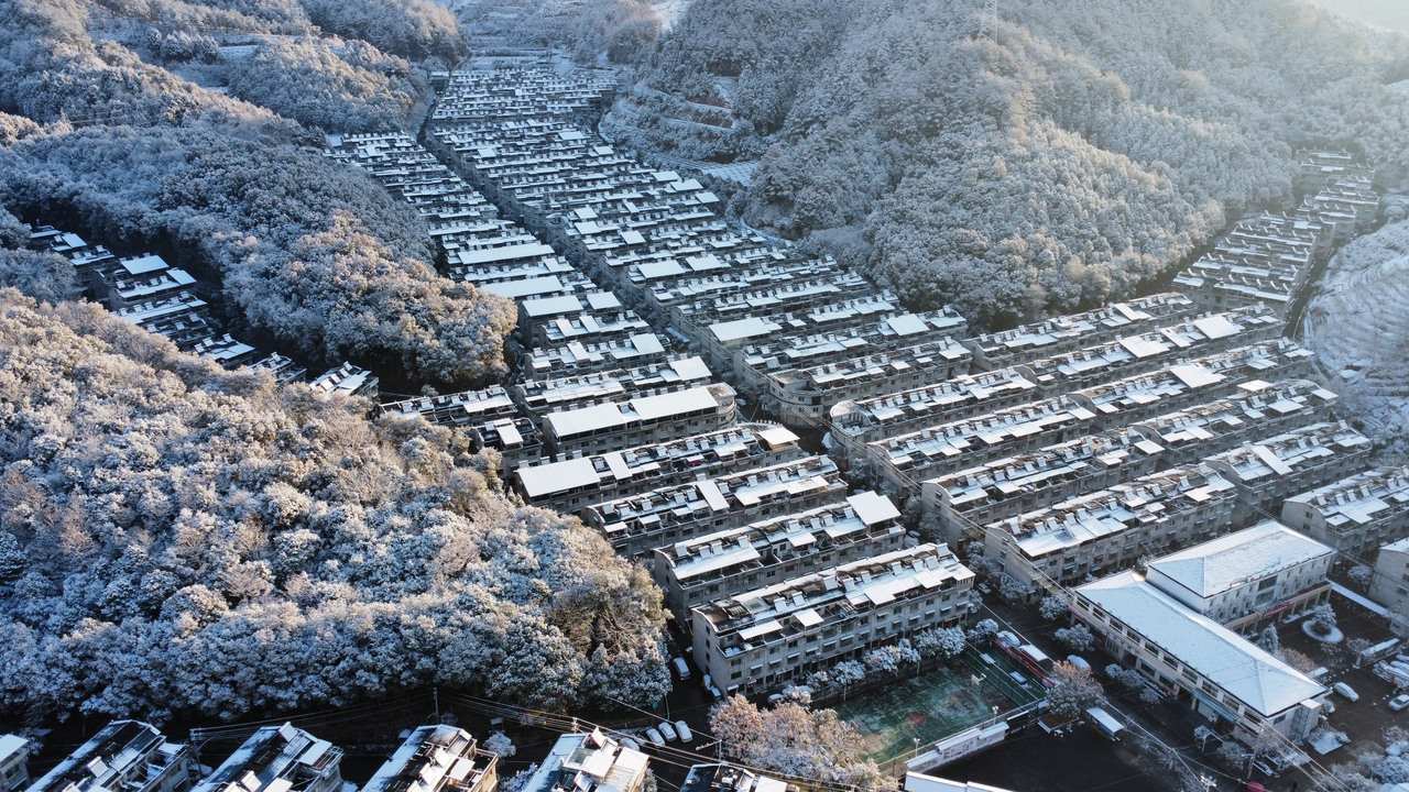 慶元縣濛洲街道同濟(jì)新村，雪后初霽。慶元縣融媒體中心 供圖