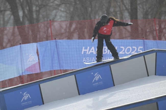 2月8日，張小楠在比賽中。新華社記者 楊冠宇攝