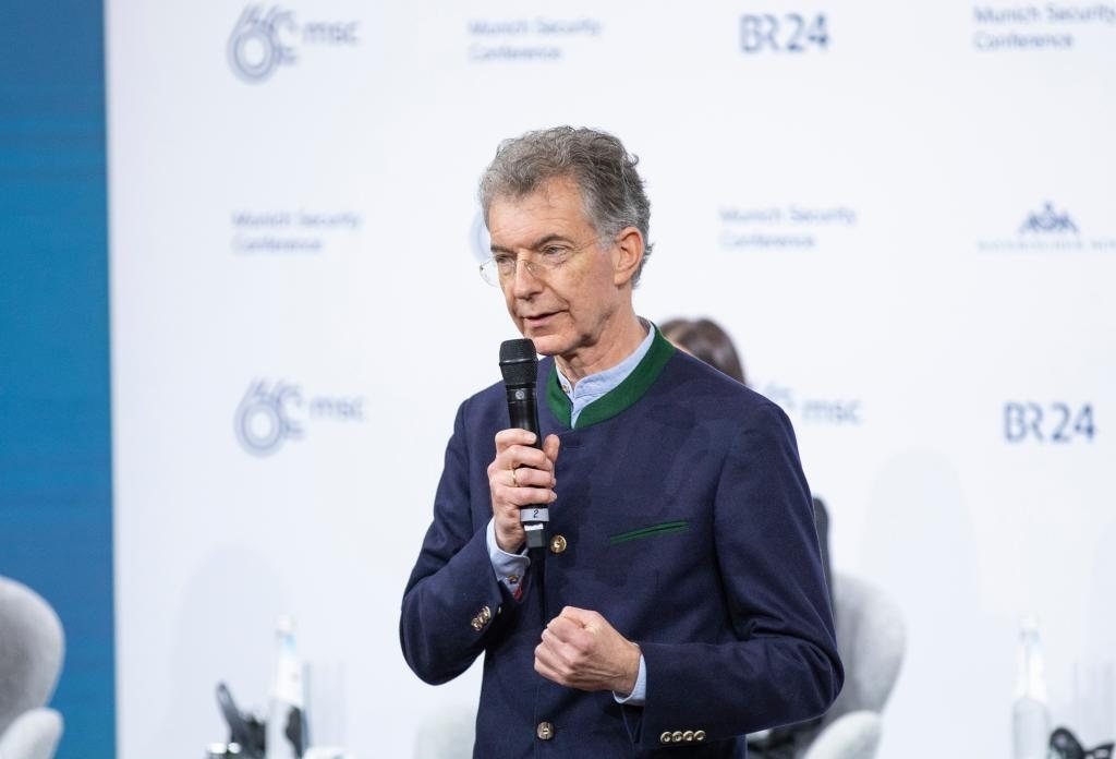 2024年2月18日，慕安會主席克里斯托夫·霍伊斯根在德國慕尼黑舉行的第60屆慕尼黑安全會議上發(fā)表閉幕致辭。新華社記者 張帆 攝