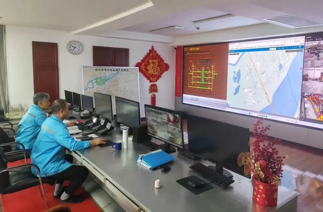 工作人員在燃氣調(diào)度中心值守。受訪者供圖