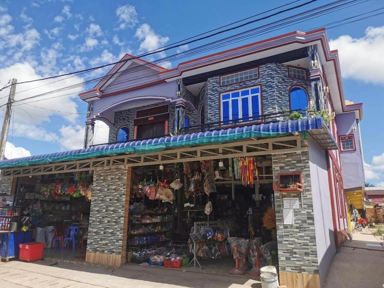 毗鄰西港特區(qū)的商店。西港特區(qū)供圖