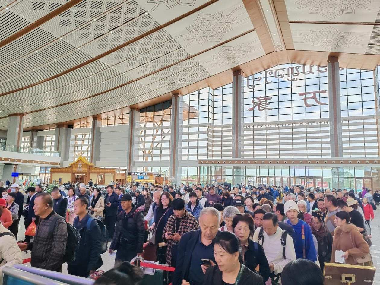 春節(jié)期間的中老鐵路萬象站。李加勇攝