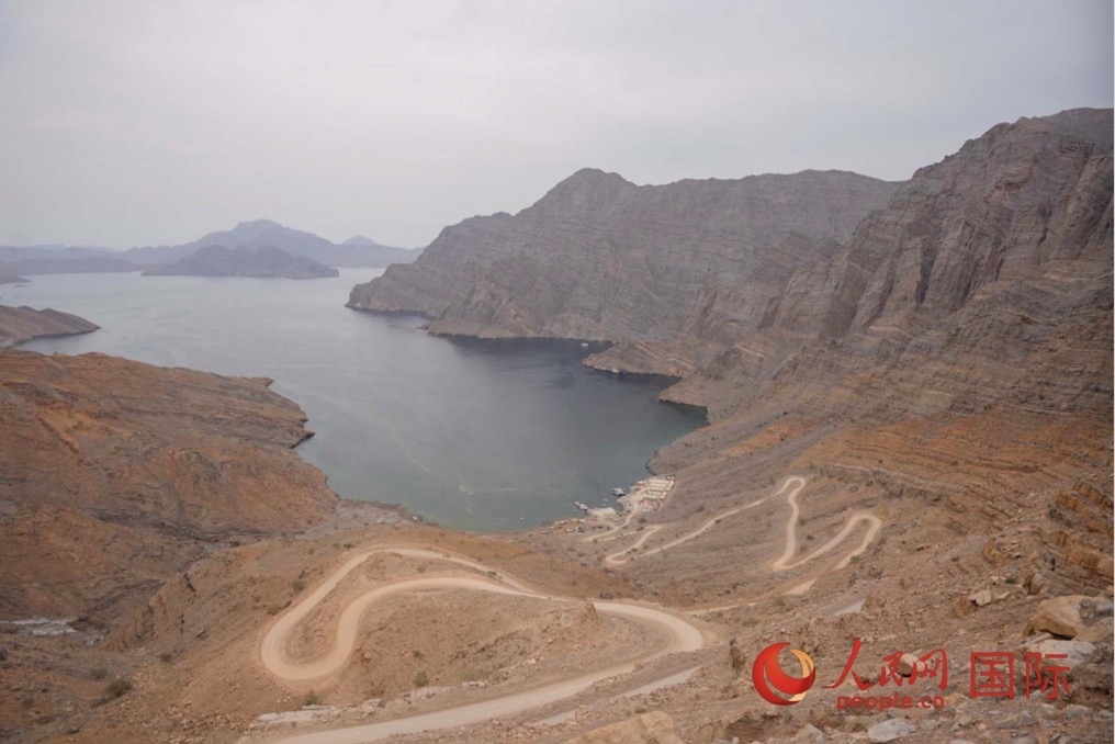 圖為阿曼北部穆桑代姆峽灣。人民網(wǎng) 塔里克·易卜拉欣攝