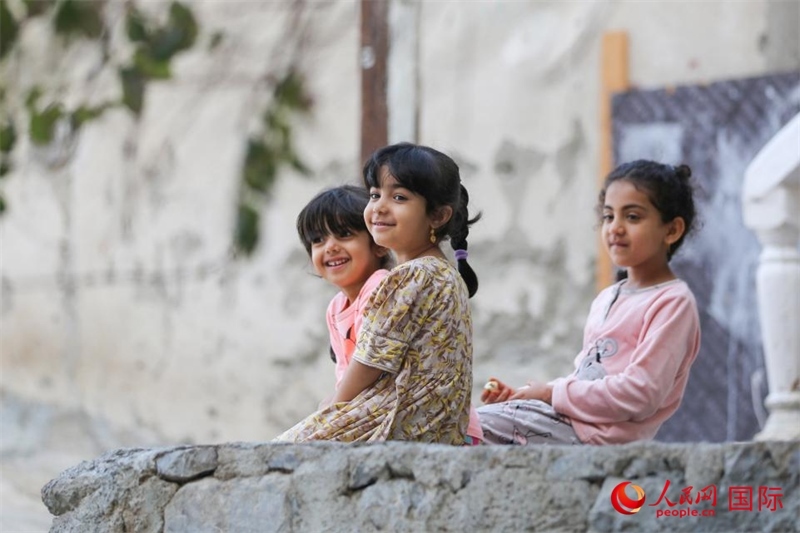 庫姆扎爾村的兒童。人民網(wǎng) 塔里克·易卜拉欣攝