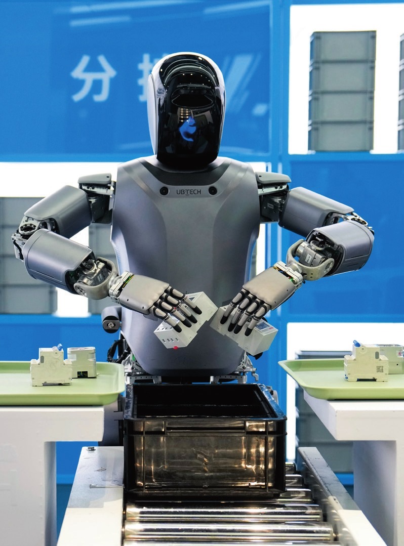 北京“機器人大世界”展示的優(yōu)必選人形機器人（2025年2月24日攝）。鞠煥宗攝/本刊