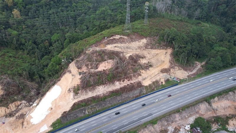 圖為施工現(xiàn)場。 鄧騰亮攝