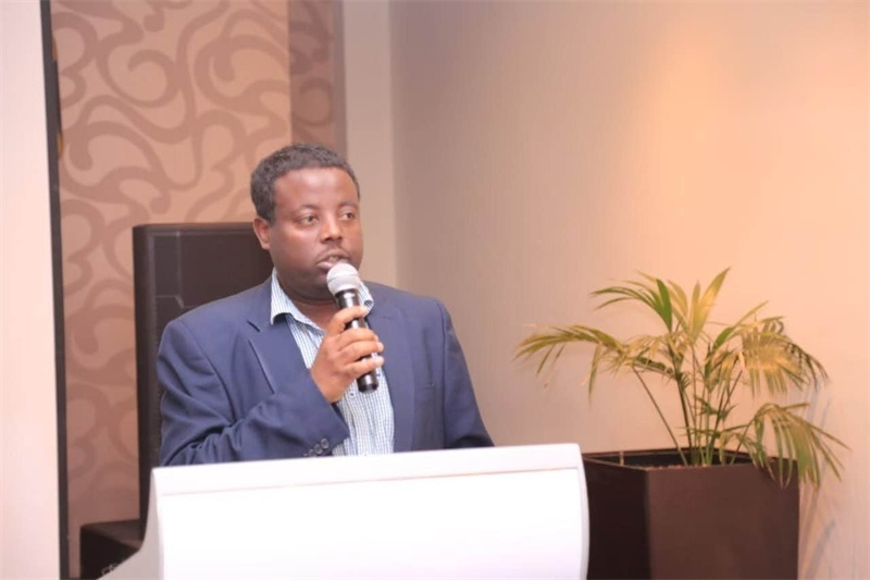 圖為埃塞俄比亞亞的斯亞貝巴大學(xué)政策研究員巴盧·德米西。受訪者供圖