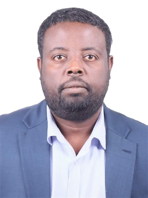 圖為埃塞俄比亞亞的斯亞貝巴大學(xué)政策研究員巴盧·德米西。受訪者供圖