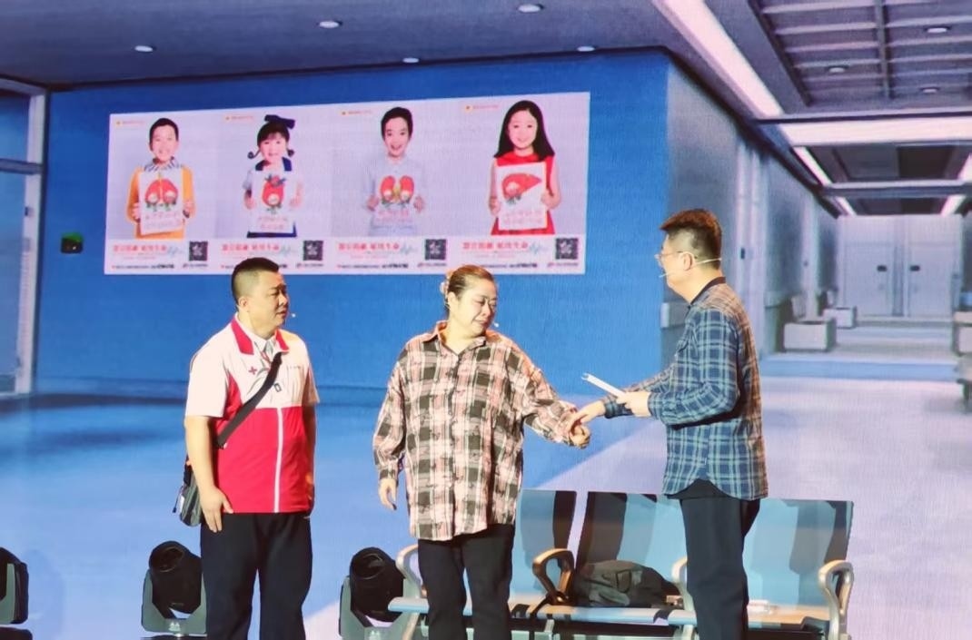 現(xiàn)場表演了由真實故事改編的情景劇。人民網(wǎng)記者 王子鋒攝