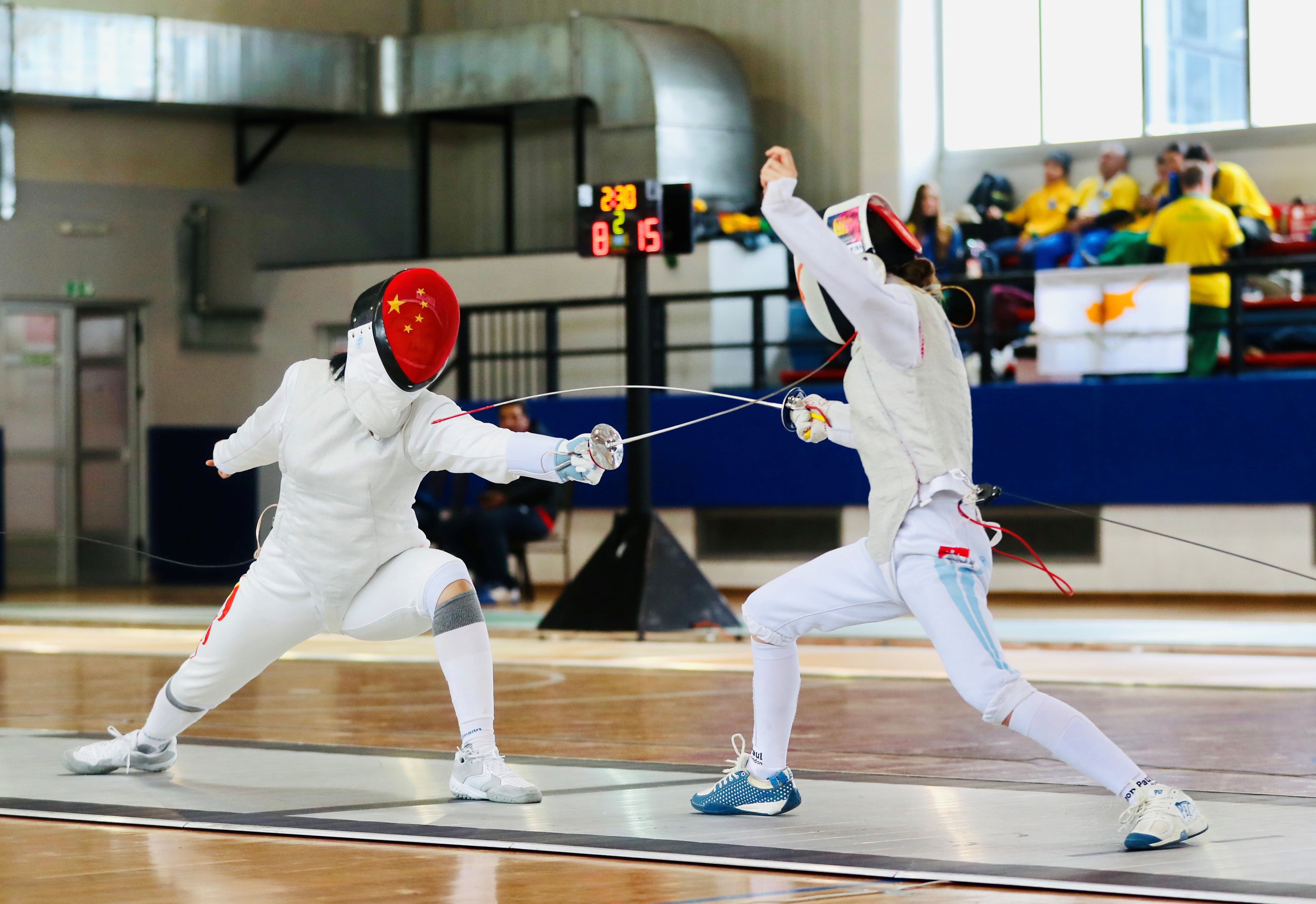 閔文珺（左）在比賽中。圖片來源：中國中學生體育代表團