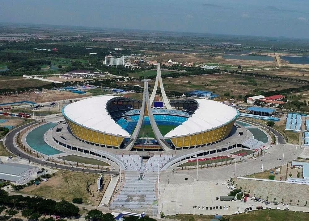 由中國援建的柬埔寨國家體育場項目于2021年12月18日正式啟用。