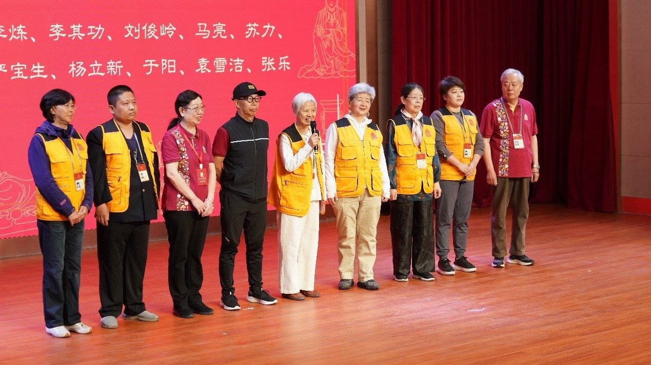 服務(wù)滿二十年志愿者代表發(fā)表感言。故宮博物院供圖