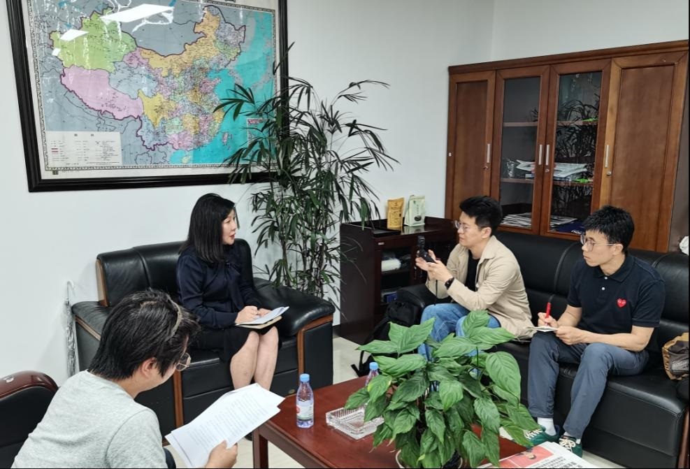 記者采訪企業(yè)跨境物流建設(shè)情況。人民網(wǎng) 孫啟凡攝