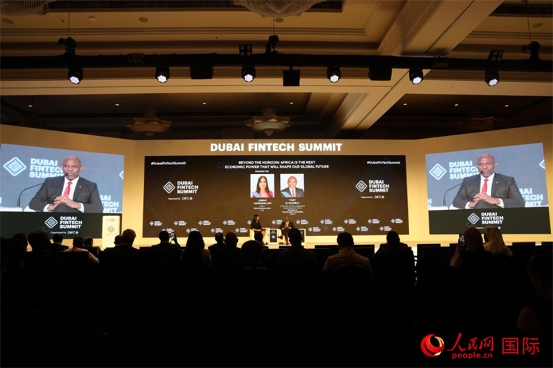 2025迪拜金融科技峰會(huì)期間舉行的對(duì)話活動(dòng)。人民網(wǎng)記者 張志文攝