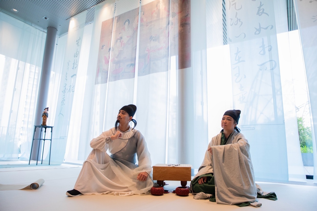 白居易與茶仙盧仝。中國(guó)駐大阪旅游辦事處供圖