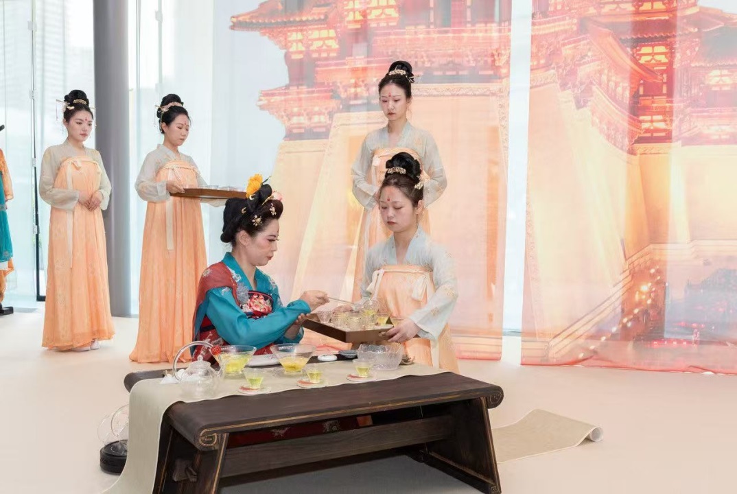 牡丹迎賓茶。中國(guó)駐大阪旅游辦事處供圖