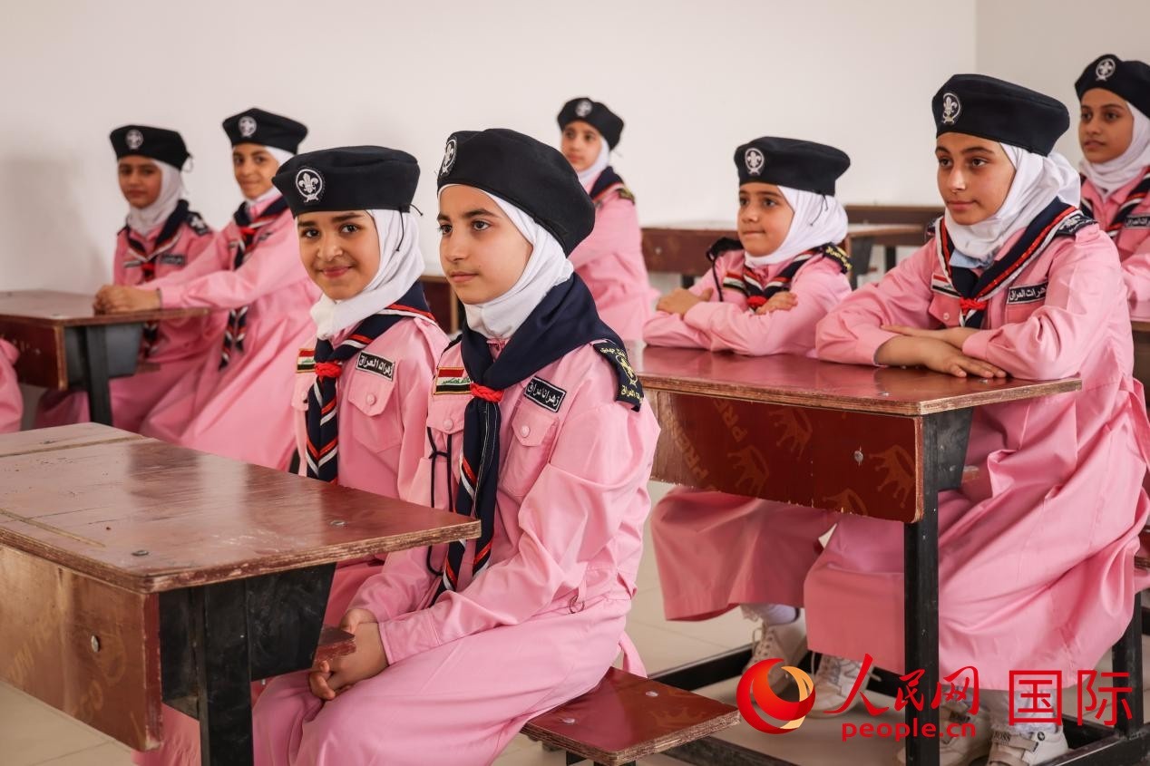 阿爾穆塔?阿里卡特國(guó)際學(xué)校的學(xué)生在教室內(nèi)上課。人民網(wǎng)記者 薛丹攝