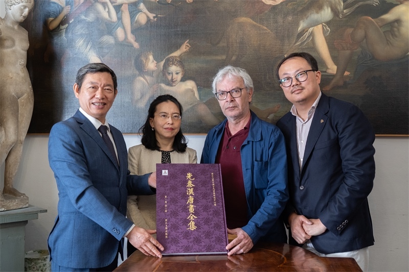 圖片說明：捐贈(zèng)儀式現(xiàn)場。 張錫琪攝