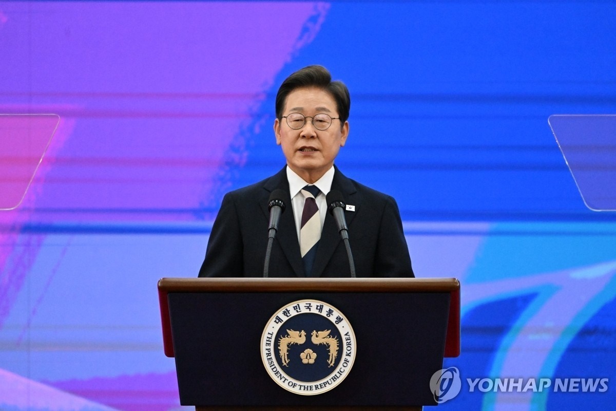 李在明4日上午在第21屆韓國(guó)總統(tǒng)就職宣誓儀式上宣誓就職。（圖片來(lái)源：韓聯(lián)社）