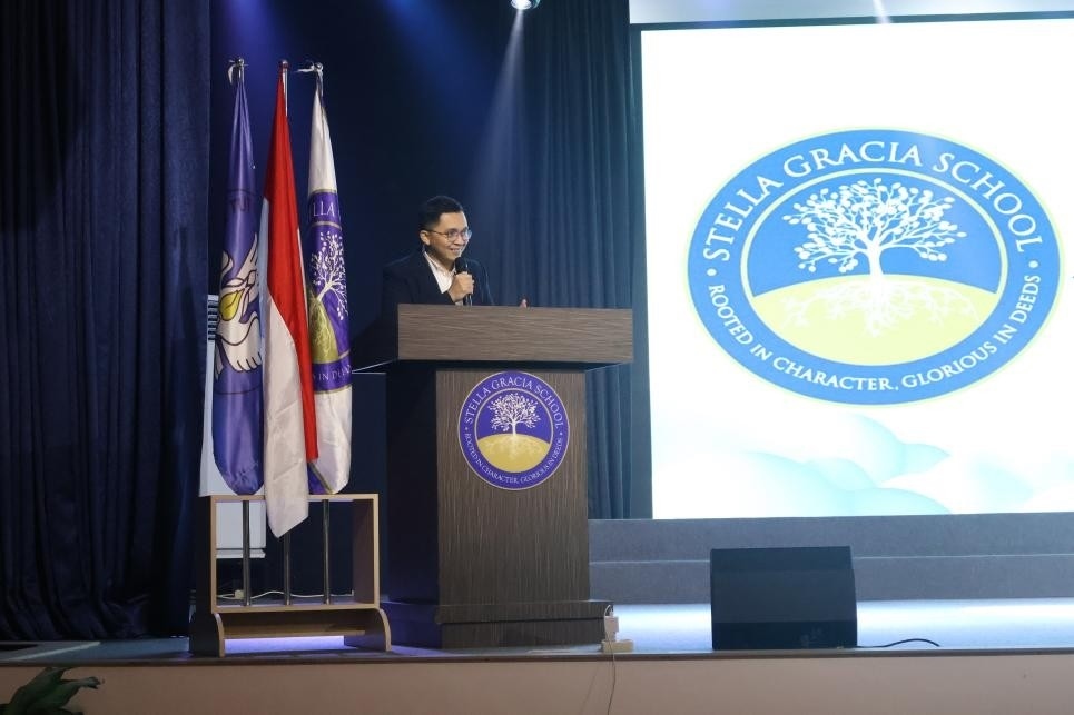 安德魯致辭。哈山努丁大學孔子學院供圖