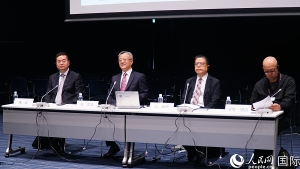 與會(huì)專家熱切交流。人民網(wǎng) 蔣曉辰攝